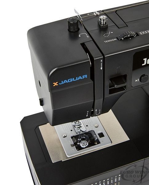Maşină de cusut JAGUAR Jet Black