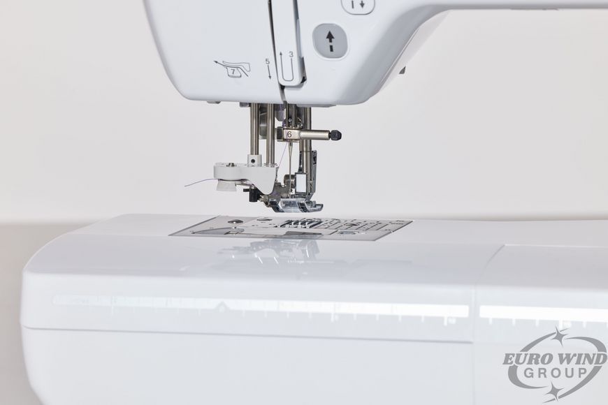 Brother Innov-is F560 sz&aacute;m&iacute;t&oacute;g&eacute;pes varr&oacute;g&eacute;p