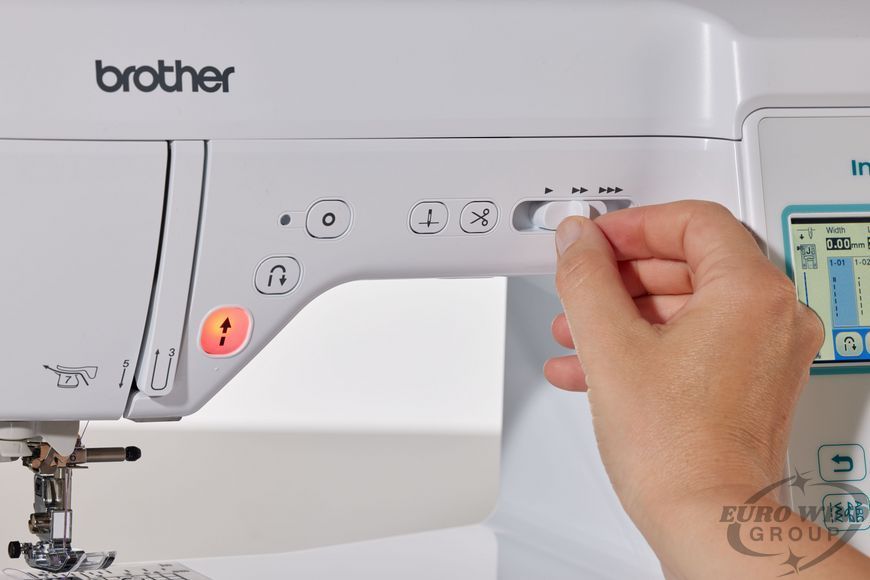 Brother Innov-is F560 sz&aacute;m&iacute;t&oacute;g&eacute;pes varr&oacute;g&eacute;p