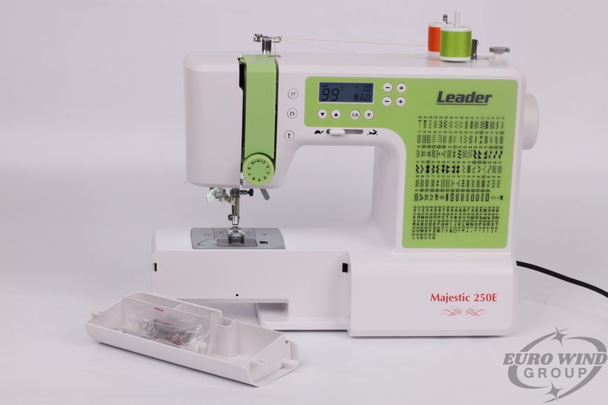 Mașină de cusut computerizată LEADER Majestic 250E