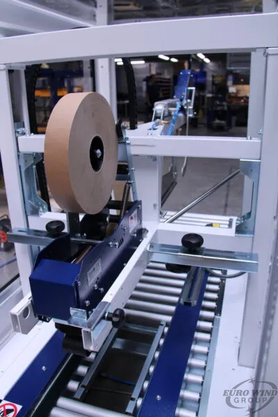 Automatikus dobozz&aacute;r&oacute; g&eacute;p: CT 305 SDR